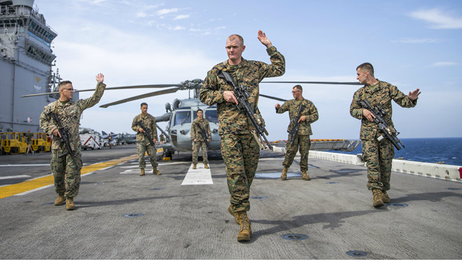Thủy quân Lục chiến Mỹ tập trận trên tàu USS Boxer