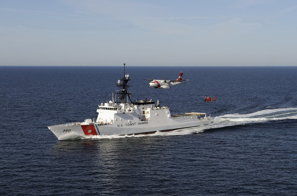 Tàu tuần duyên Bertholf số hiệu 750 của Mỹ diễn tập trên biển cùng tuần duyên Philippines trong đợt triển khai tới Biển Đông tháng 5-2019 - Ảnh: US Coast Guard