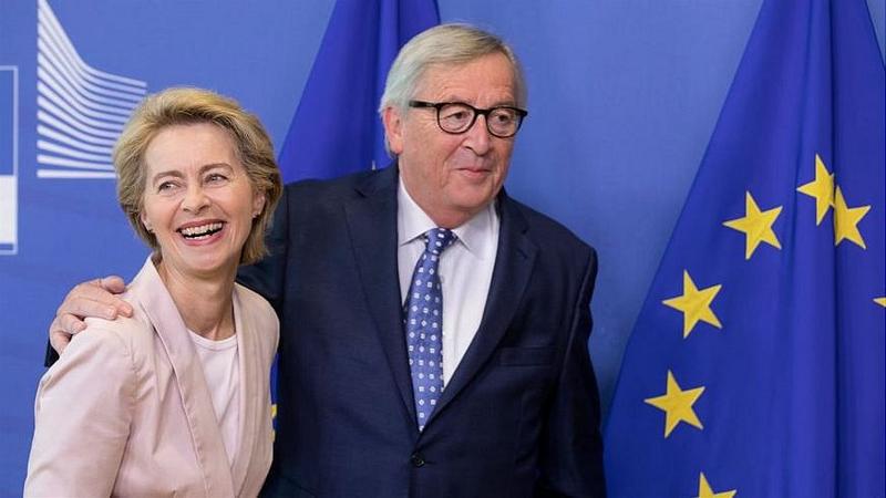 Bản quyền hình ảnh Getty Images Image caption Bà Ursula von der Leyen sẽ thay thế ông Jean-Claude Juncker (phải) làm Chủ tịch Ủy ban châu Âu vào ngày 01/11/2019
