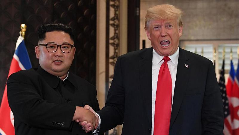 Donald Trump và Kim Jong-un trong cuộc gặp lịch sử ngày 12/06/2018 tại Singapore.SAUL LOEB / AFP