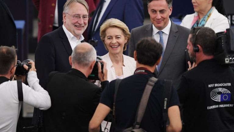 Bản quyền hình ảnh Getty Images Image caption Bà Ursula von der Leyen đang là Bộ trưởng Quốc phòng Đức khi được đề cử